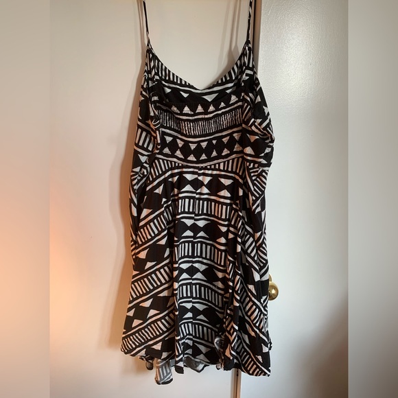 Old Navy Dress with spaghetti straps - Picture 2 of 4